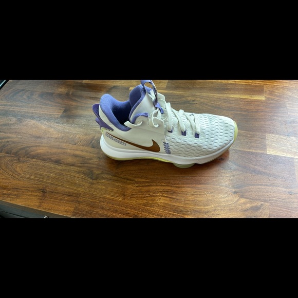 Nike LeBron Zoom Witness V5 White - Picture 4 of 7